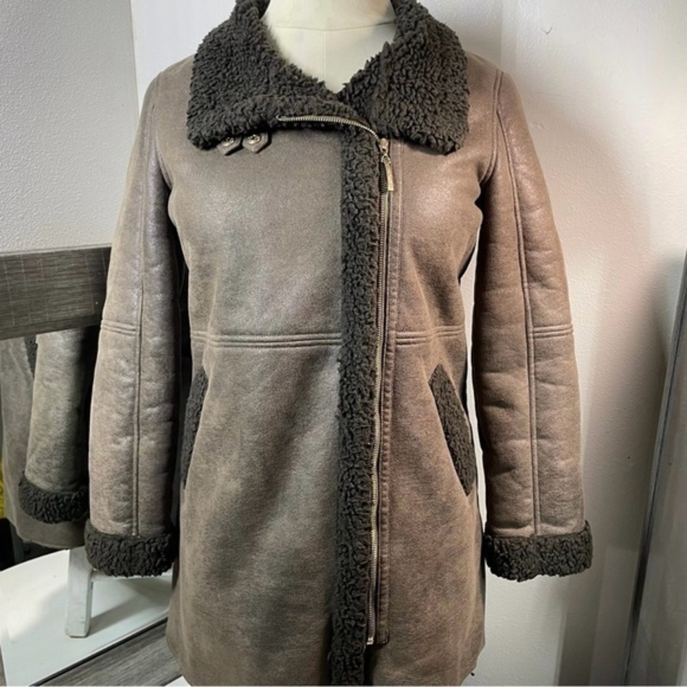 Ellen Tracy Brown Teddy Jacket with Dark brown accents/interior